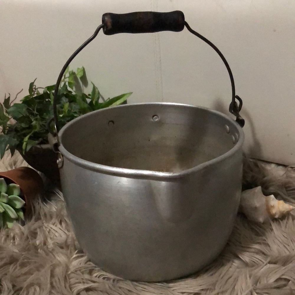 Vntg Metal “Jelly”Pot With Handle-Used Condition-9.5in diameter x 6.5 deep
